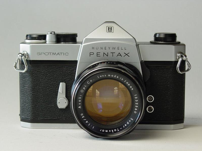 Pentax_Spotmatic_camera_1
