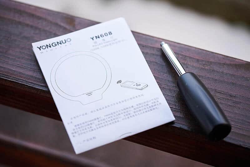 Review Iluminador Circular Yongnuo YN608C - Lâmpada Circular Portátil