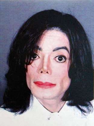 conheca-fotos-de-famosos-enquanto-eram-fichados-pela-policia-Michael-Jackson-Blog-eMania-1-04-04
