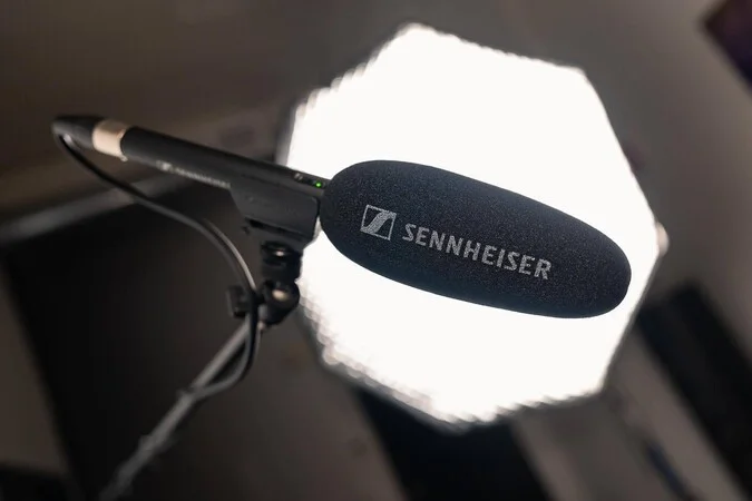 review-sennheiser-mke-600-melhor-microfone-shotgun-curto-do-mercado-blog-emania-capa